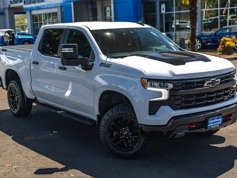 Used 2022 Chevrolet Silverado 1500 LT Trail Boss w/ Protection Package AWD/4WD image 2