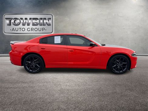 Used 2021 Dodge Charger SXT w/ Blacktop Package image 3