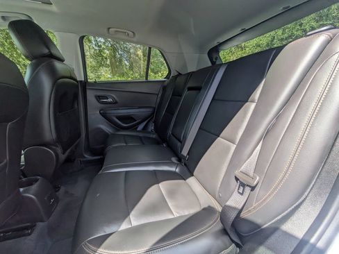 Used 2020 Chevrolet Trax Premier FWD image 14