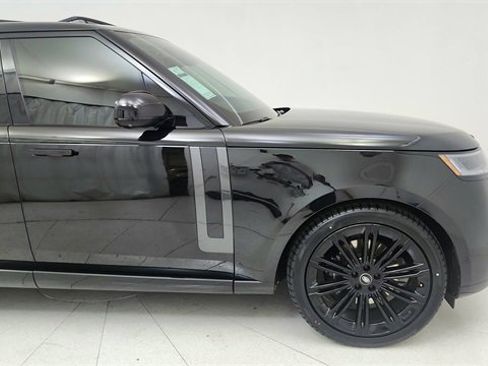 Used 2024 Land Rover Range Rover Long Wheelbase SE image 7