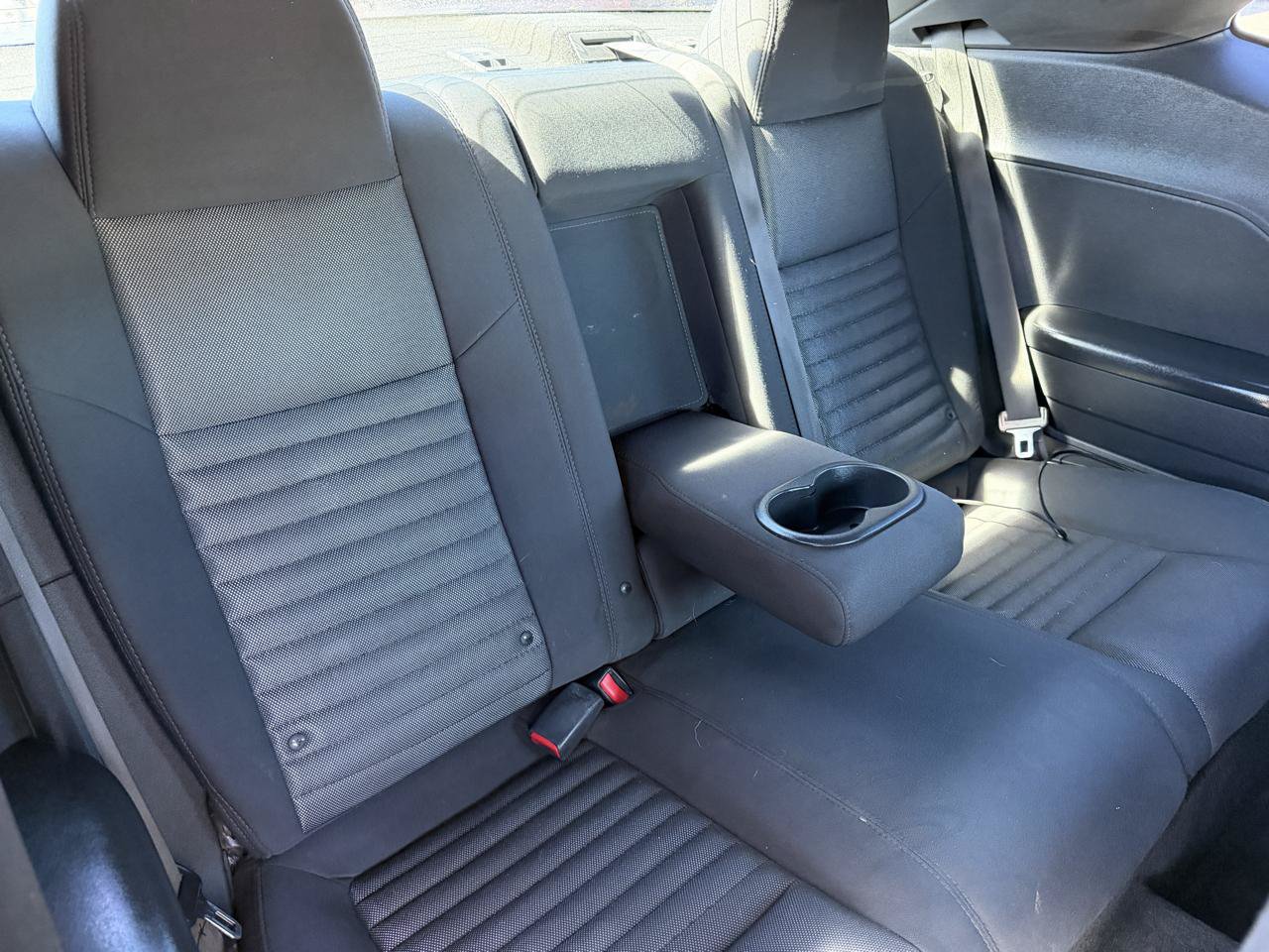 Used 2014 Dodge Challenger SXT RWD image 10