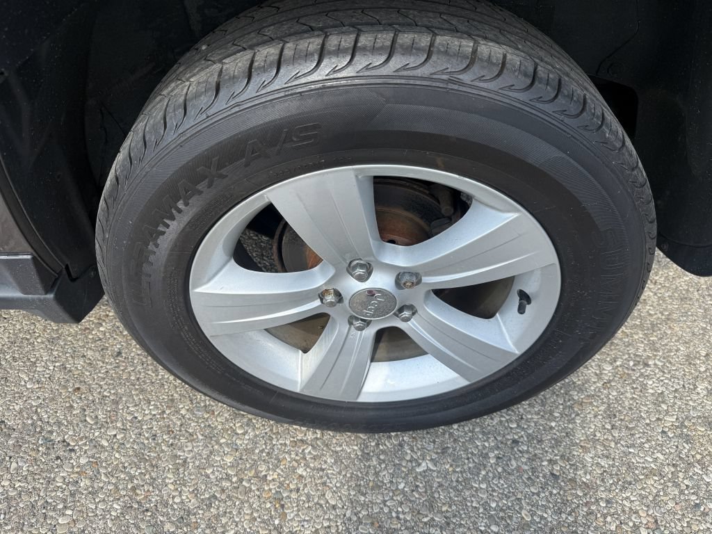 Used 2015 Jeep Compass High Altitude AWD/4WD image 24