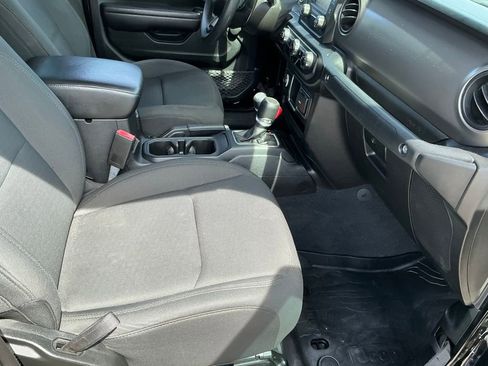 Used 2021 Jeep Gladiator Sport image 10