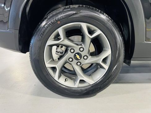 Used 2025 Chevrolet Trax LT image 10