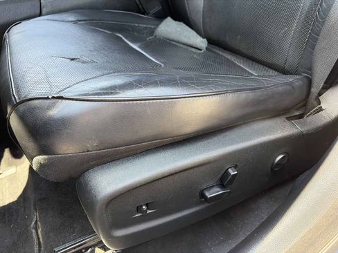 Used 2013 Chrysler 300 C w/ Light Group RWD image 9