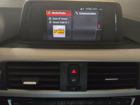Used 2018 BMW 320i Sedan RWD image 25