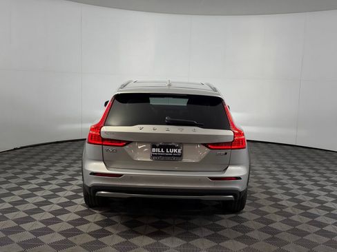 Used 2025 Volvo V60 B5 Cross Country Plus AWD/4WD image 7