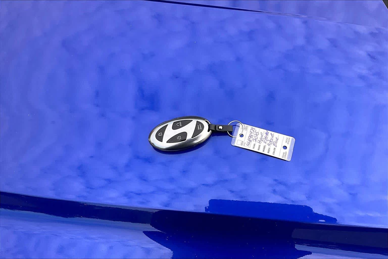 Used 2025 Hyundai Elantra SEL FWD image 15