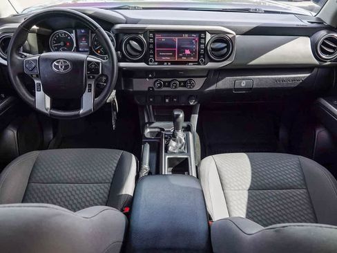 Used 2020 Toyota Tacoma SR5 RWD image 11