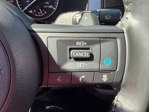 Used 2025 Nissan Pathfinder SV FWD image 17