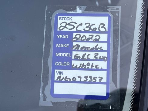 Used 2022 Mercedes-Benz GLC 300 4MATIC image 9