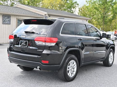 Used 2019 Jeep Grand Cherokee Laredo AWD/4WD image 11