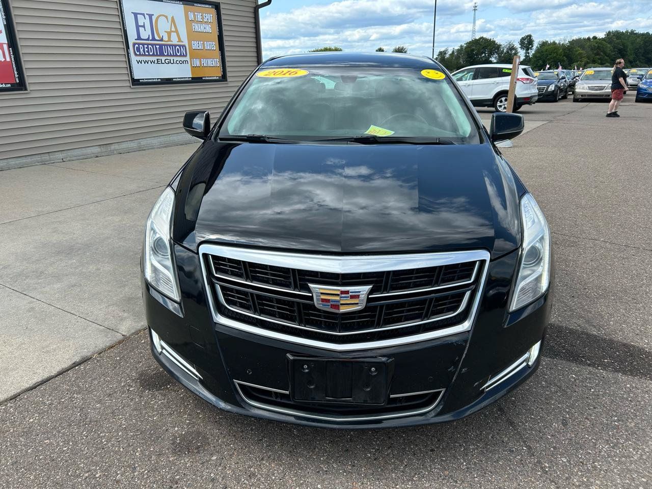 Used 2016 Cadillac XTS Luxury FWD image 2