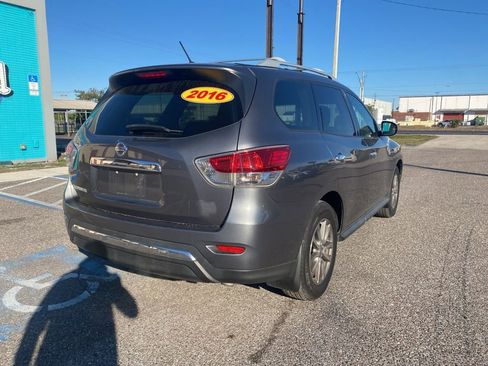 Used 2016 Nissan Pathfinder S image 3
