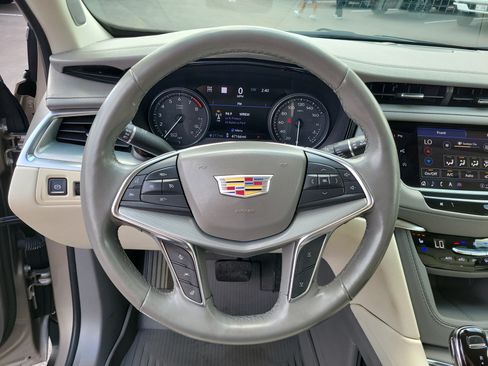Used 2023 Cadillac XT5 Premium Luxury w/ Technology Package AWD/4WD image 23