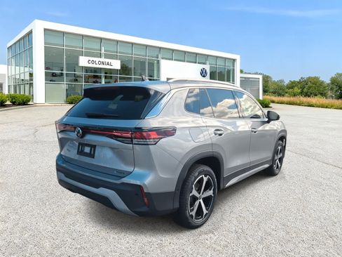 New 2026 Volkswagen Tiguan SE image 9