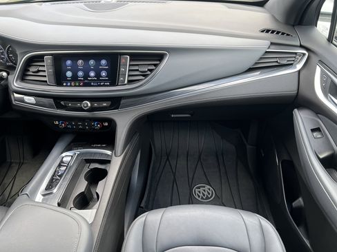 Used 2023 Buick Enclave Premium image 37