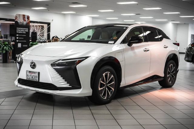 Used 2023 Lexus RZ 450e Premium w/ Technology Package AWD/4WD image 3