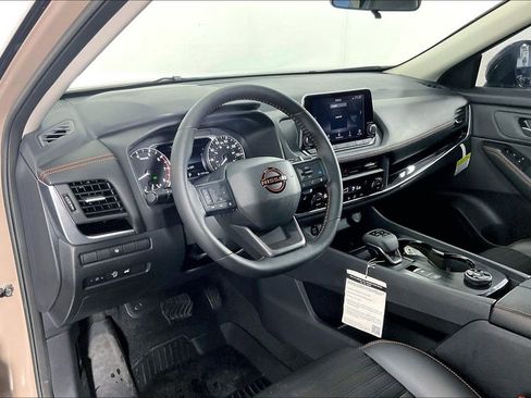 Certified 2025 Nissan Rogue Rock Creek image 18