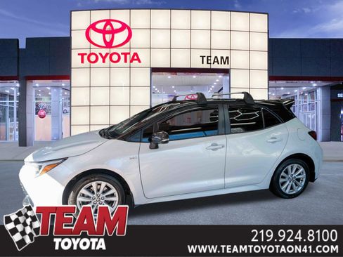 Used 2024 Toyota Corolla SE w/ SE Package image 1