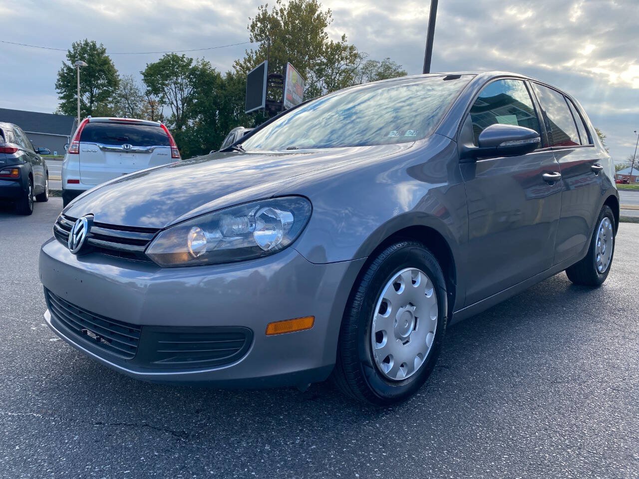 Used 2013 Volkswagen Golf 4-Door FWD image 7