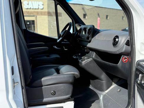 Used 2020 Mercedes-Benz Sprinter 2500 w/ Comfort Plus Package image 13
