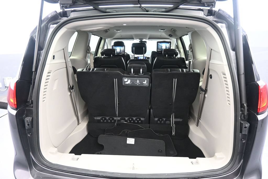 Used 2020 Chrysler Pacifica Touring-L Plus FWD image 24