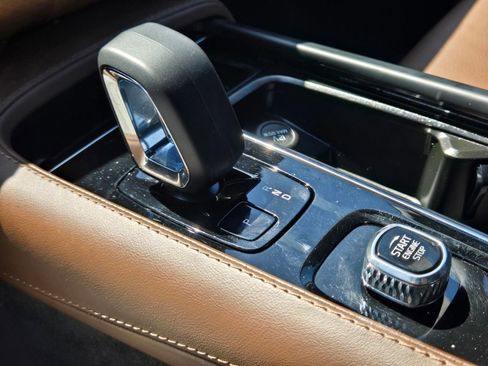 Used 2024 Volvo XC90 T8 Plus image 23