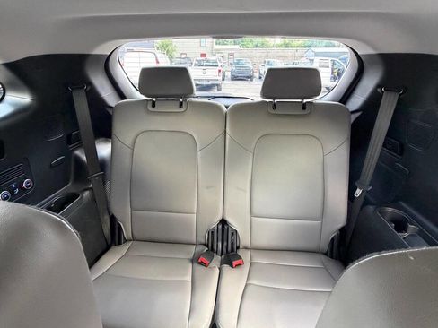Used 2016 Hyundai Santa Fe Limited w/ Option Group 04 AWD/4WD image 18