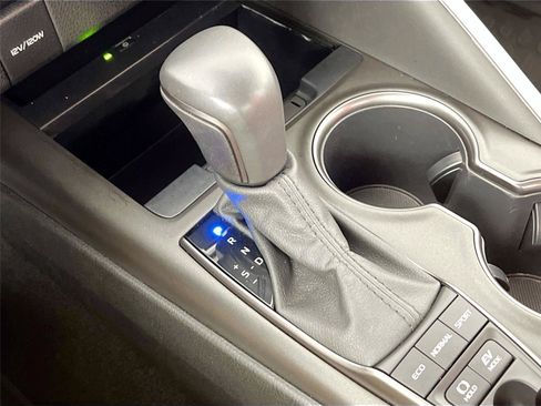 Used 2022 Toyota Camry XSE w/ Navigation Upgrade Package FWD image 17