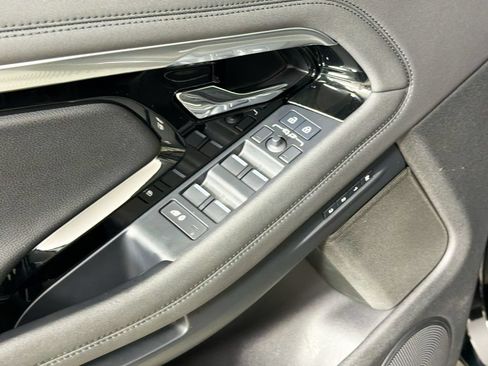 Certified 2023 Land Rover Range Rover Evoque R-Dynamic SE AWD/4WD image 18