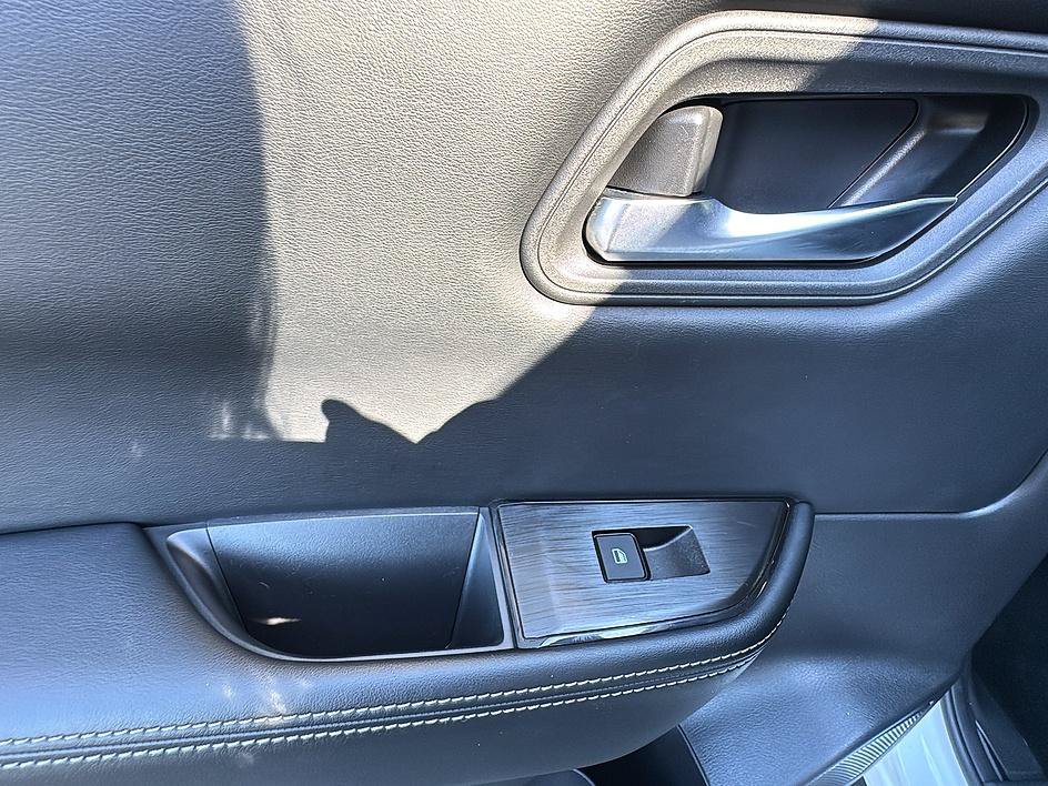 Certified 2025 Nissan Rogue SV AWD/4WD image 19