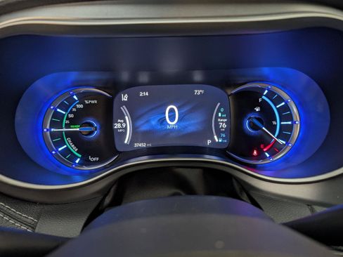 Used 2022 Chrysler Pacifica Touring-L w/ S Appearance Package FWD image 23