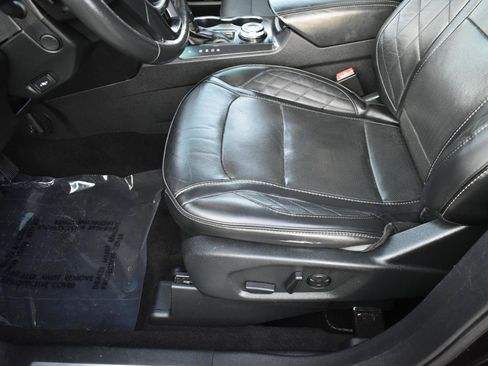 Used 2019 Ford Explorer Platinum AWD/4WD image 24