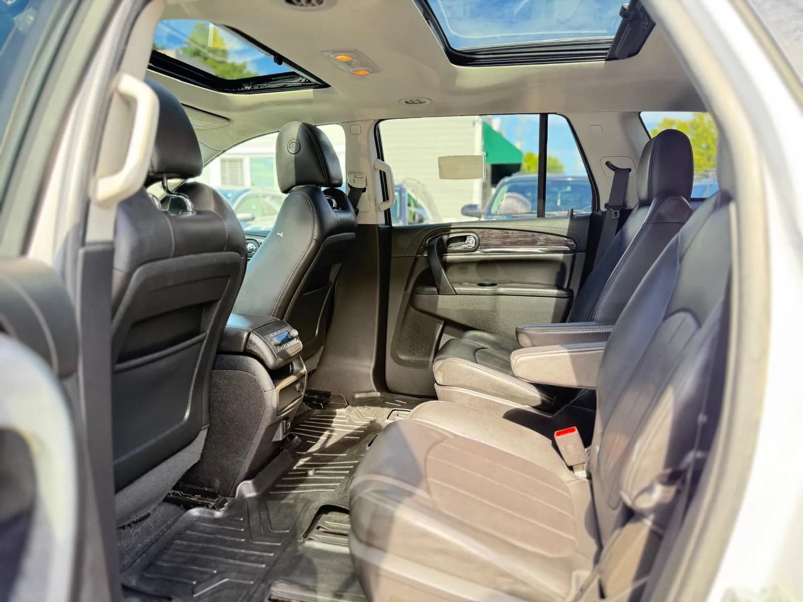 Used 2017 Buick Enclave Premium w/ Trailering Package AWD/4WD image 11