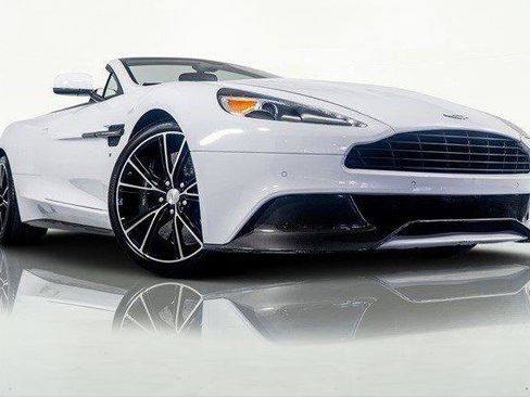 Used 2017 Aston Martin Vanquish S image 4