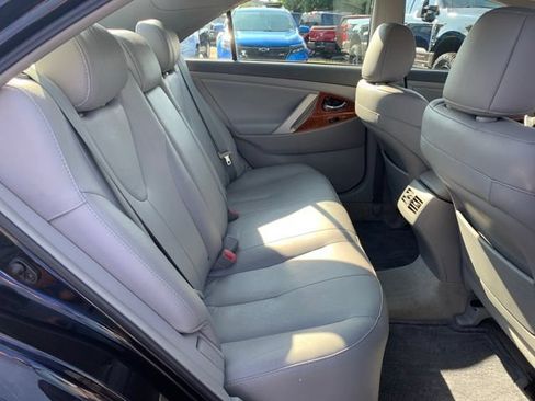 Used 2010 Toyota Camry XLE FWD image 13