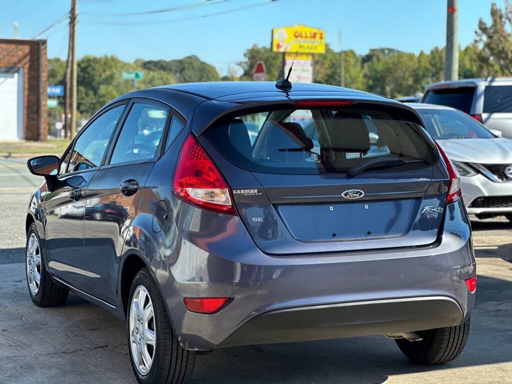 Used 2013 Ford Fiesta SE FWD image 8