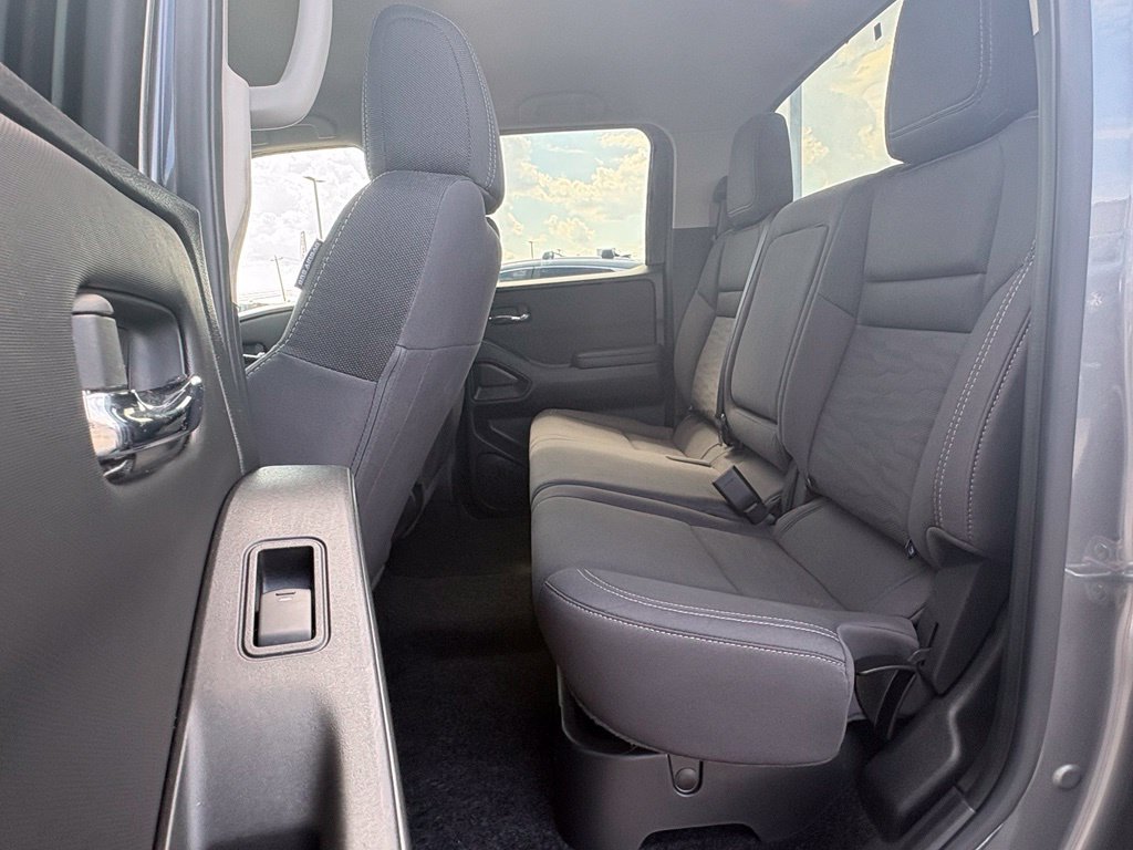 Used 2024 Nissan Frontier SV w/ Technology Package RWD image 20