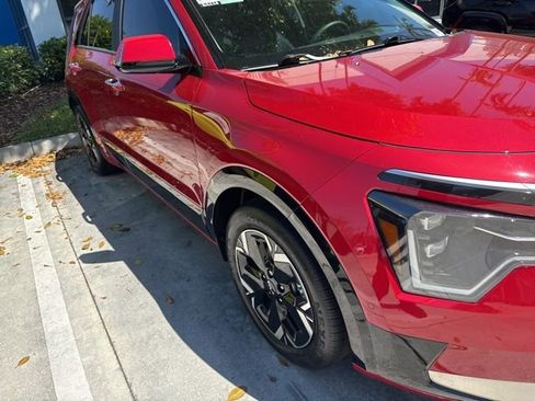 Used 2024 Kia Niro Wave image 11