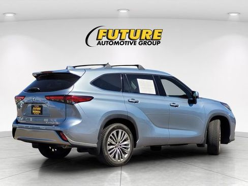 Used 2021 Toyota Highlander Platinum AWD/4WD image 4