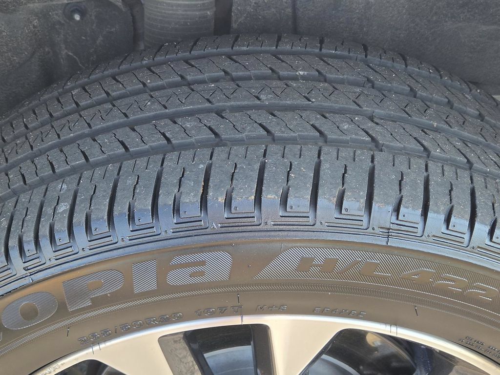 Used 2023 Jeep Grand Cherokee L Overland AWD/4WD image 51