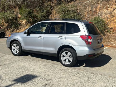Used 2014 Subaru Forester 2.5i Premium w/ All-Weather Package AWD/4WD image 4