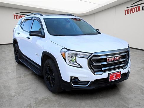 Used 2024 GMC Terrain AT4 image 6
