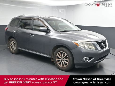 Used 2015 Nissan Pathfinder SV image 1