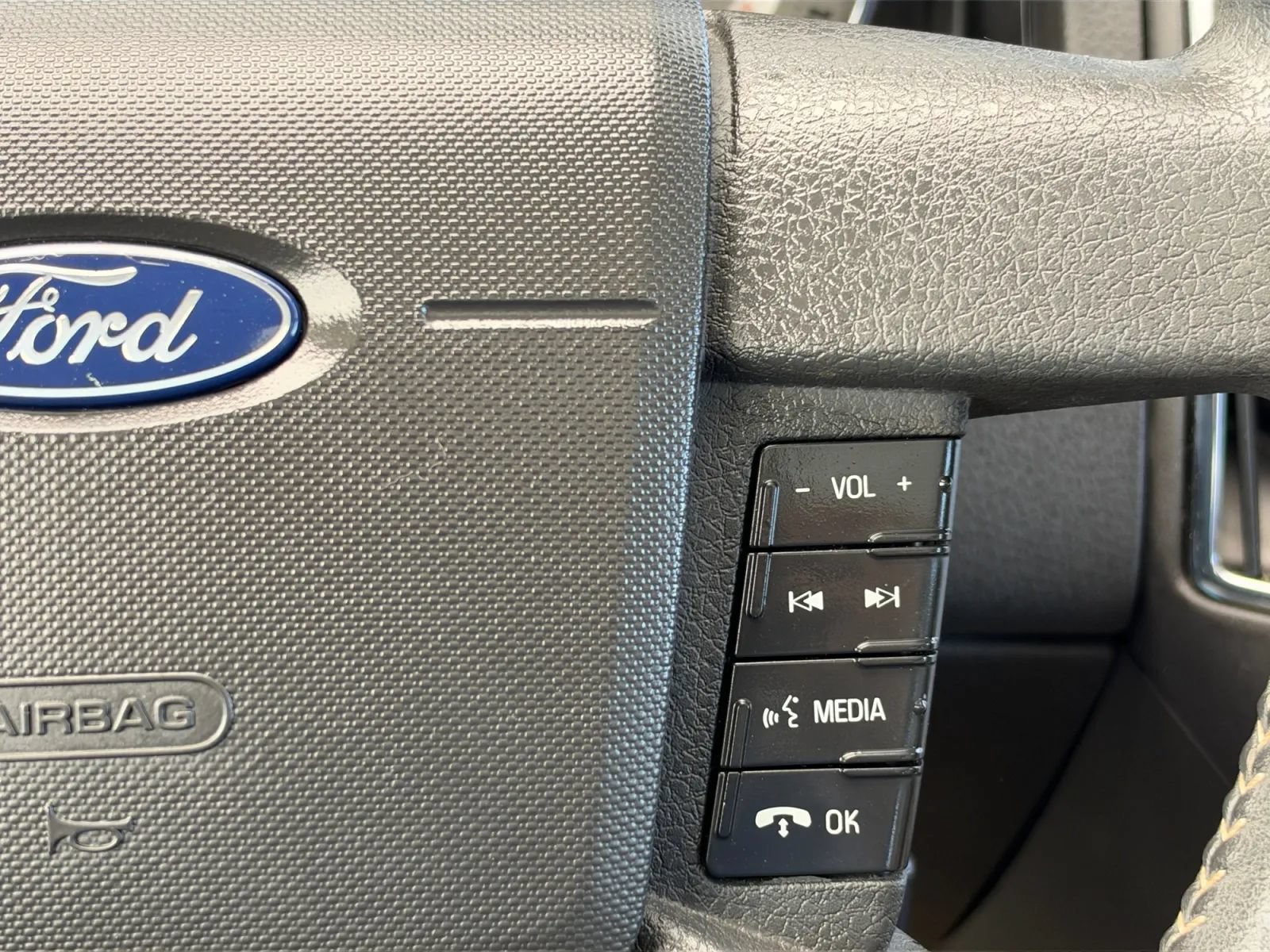 Used 2009 Ford Edge Limited FWD image 29