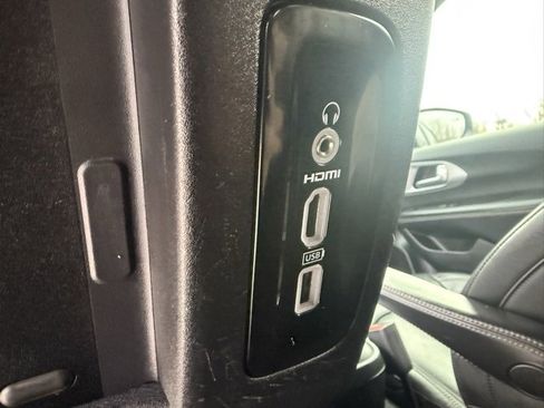 Used 2018 Chrysler Pacifica Touring-L Plus w/ S Appearance Package image 15