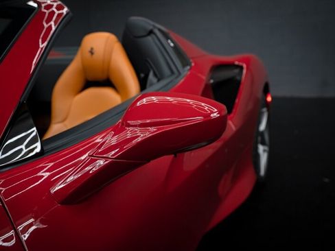 Used 2021 Ferrari F8 Tributo RWD image 15