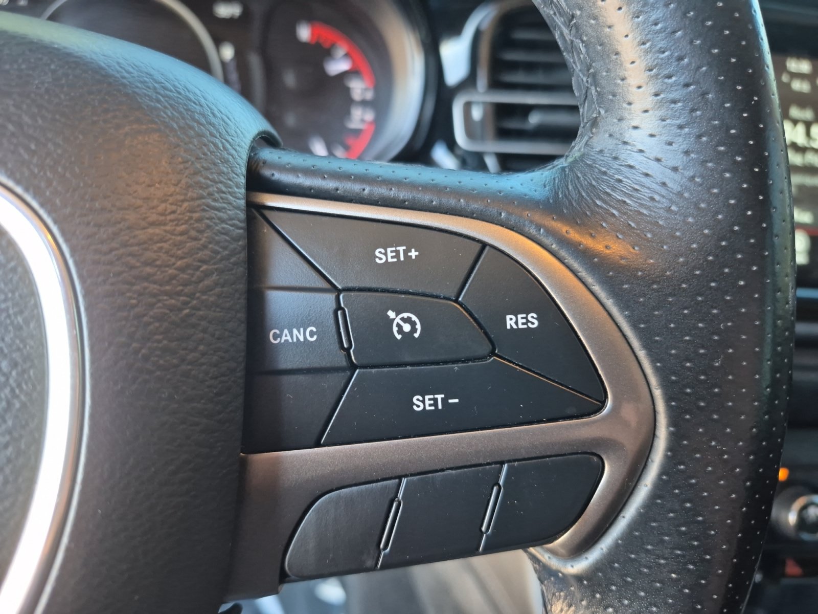 Used 2022 Dodge Durango SXT RWD image 16