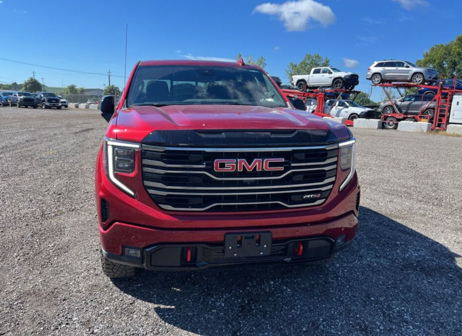 Used 2025 GMC Sierra 1500 AT4 w/ Technology Package AWD/4WD image 3